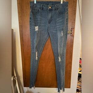 Distressed skinny jeans